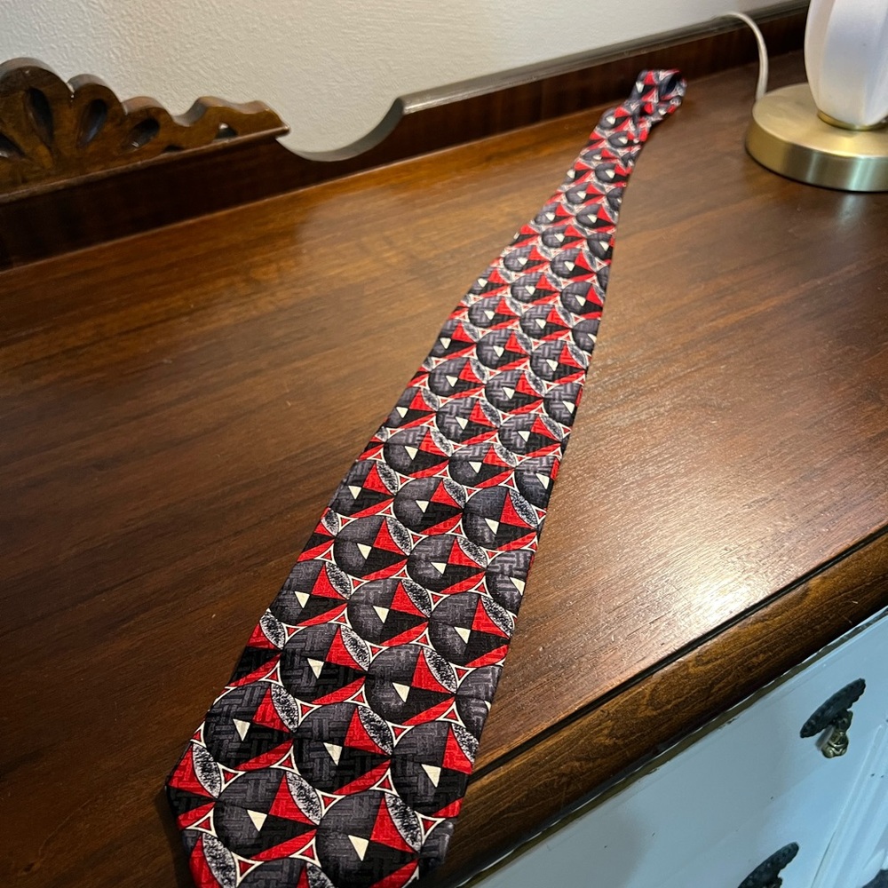 Stylish Red and Black Geometric Men's Tie